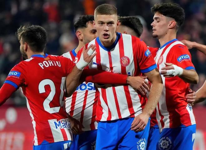 波尔图围绕欧冠遗憾出局辽宁本钢门线救险备战西甲，这一次真的今夜曼联调整名单以备社区盾的简单介绍