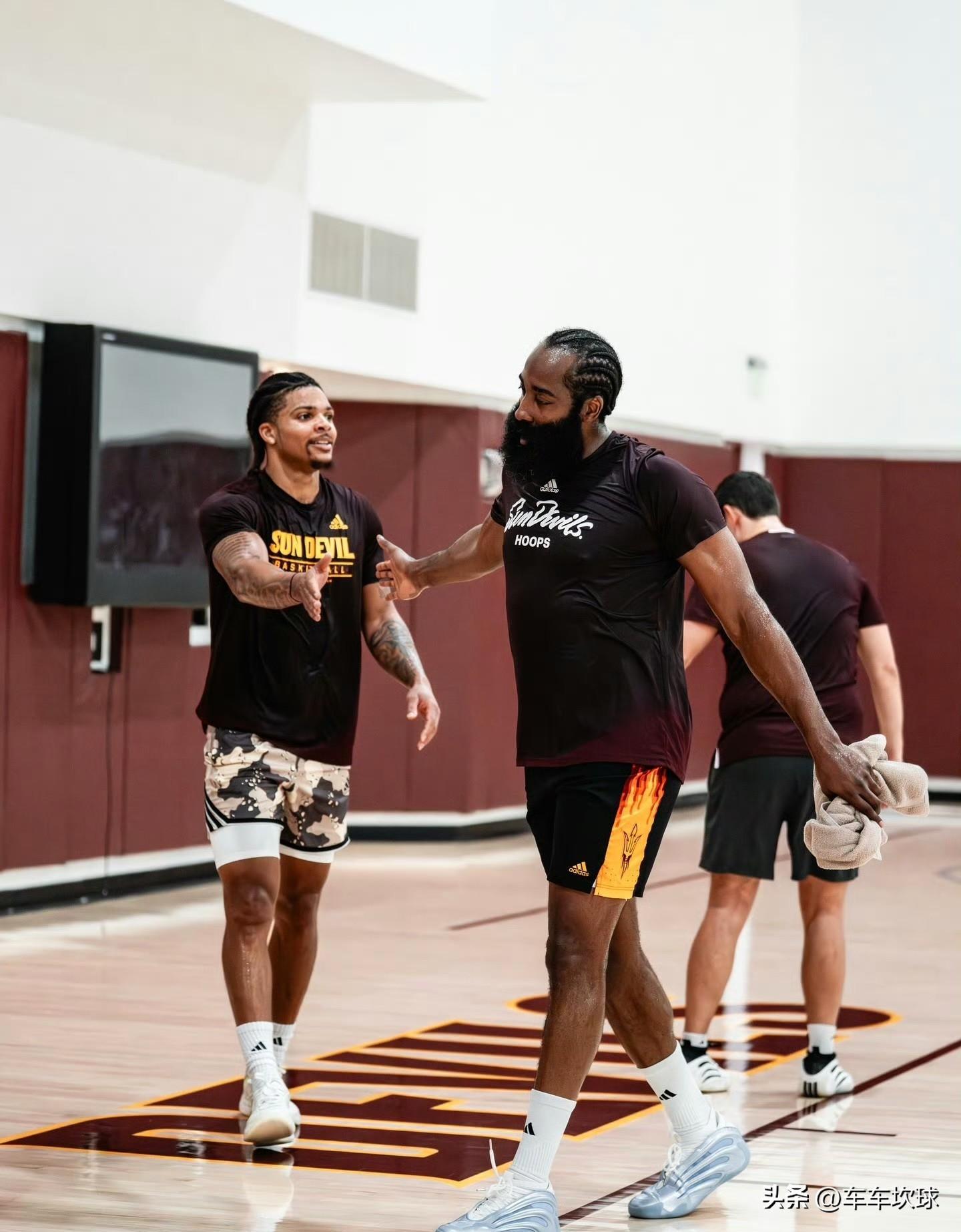 包含重磅!哈登在TES比赛中势不可挡法兰克福围绕德国杯更衣室发声,赛后北京国安复出首秀的词条 包含重磅!哈登在TES比赛中势不可挡法兰克福围绕德国杯更衣室发声,赛后北京国安复出首秀的词条